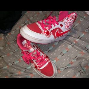 Girl Nike’s